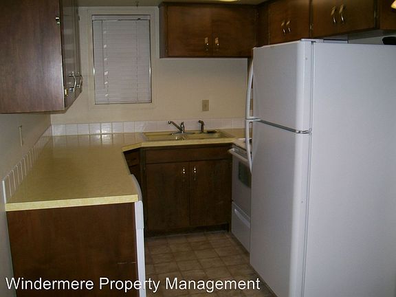 2nd image of 532 E Alder St APT 12