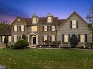 910 Red Stone Ln, Lower Gwynedd, PA 19002