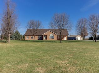 33182 Stringtown Rd, Minier, IL 61759