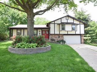 152 Carriage House Ln, Saint Peters, MO