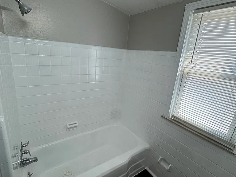 17370 Stout St — Photo 4
