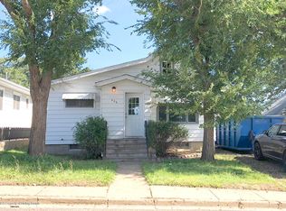 406 4th St NE, Belfield, ND 58622