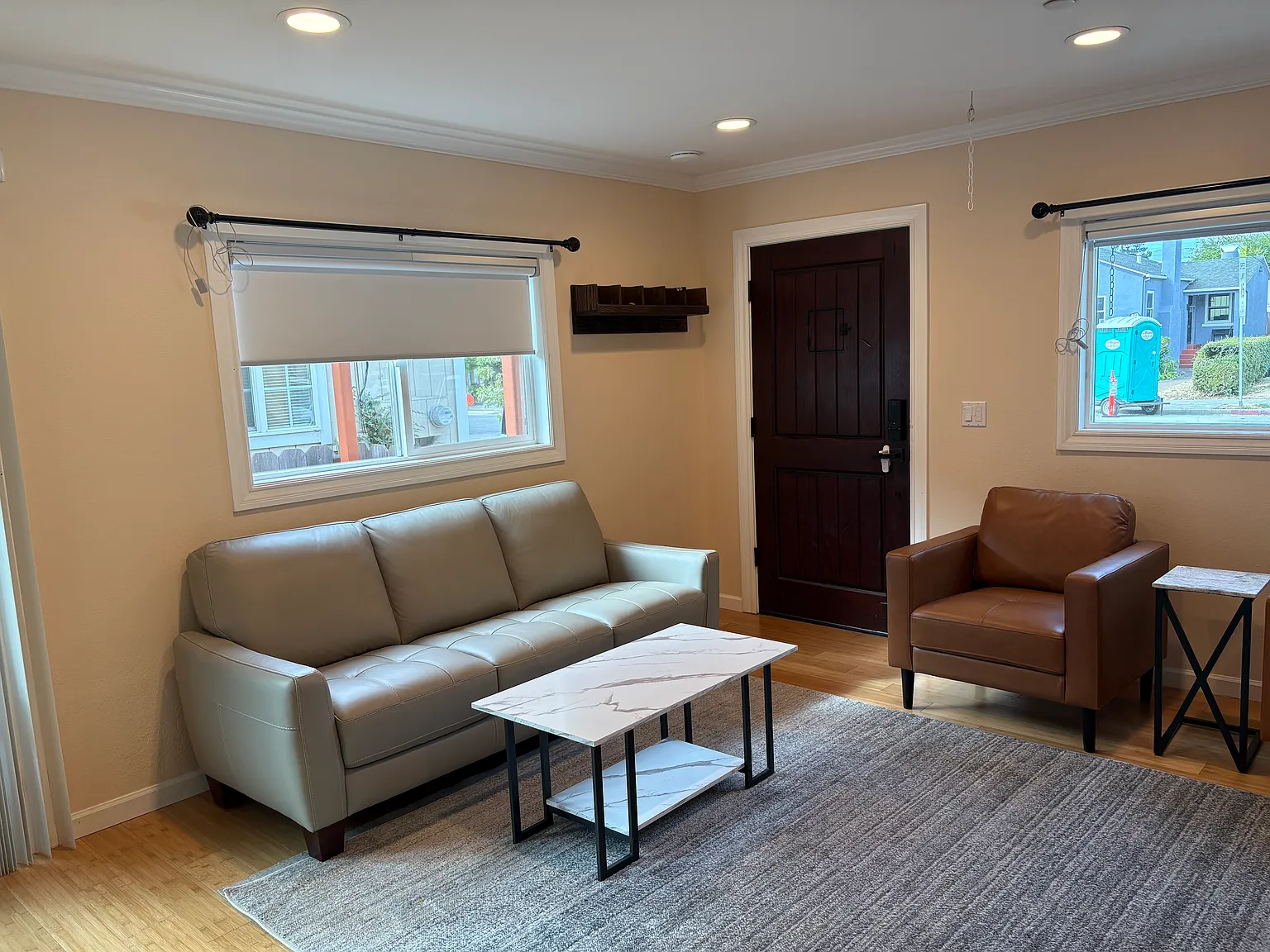 3 bed, 1152 sqft, $6,950 — Photo 2
