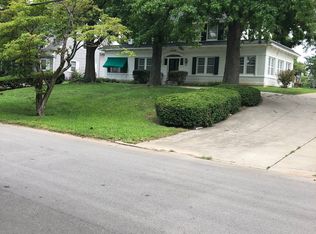 1012 N Main St, Carrollton, MO 64633