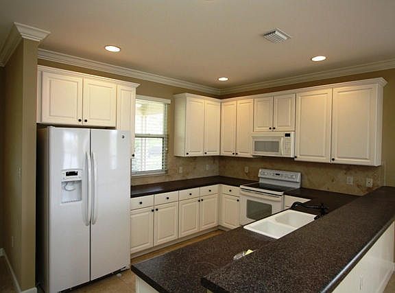 2nd image of 2050 E Crystal Lake Dr