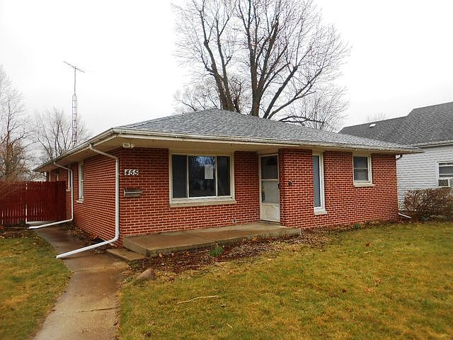 1st image of 455 E 1st St