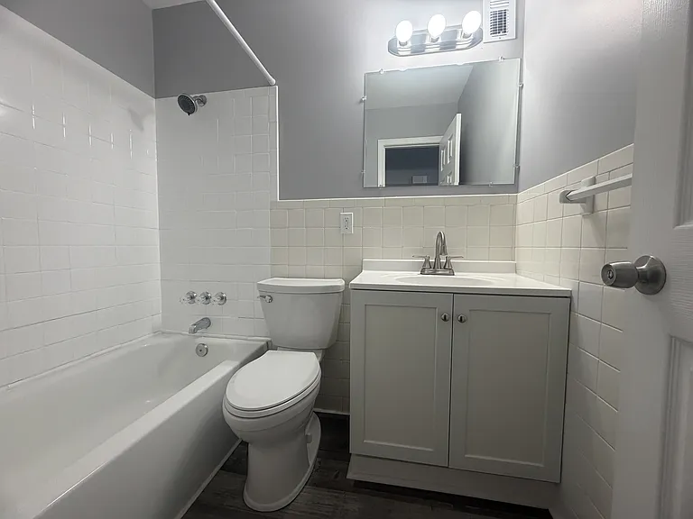 902 E Frederick St — Photo 16