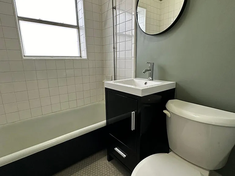 316 W 13th St #3 — Photo 14