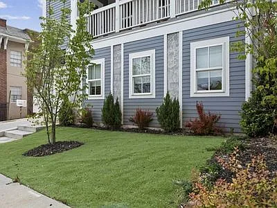 U1 Front Yard