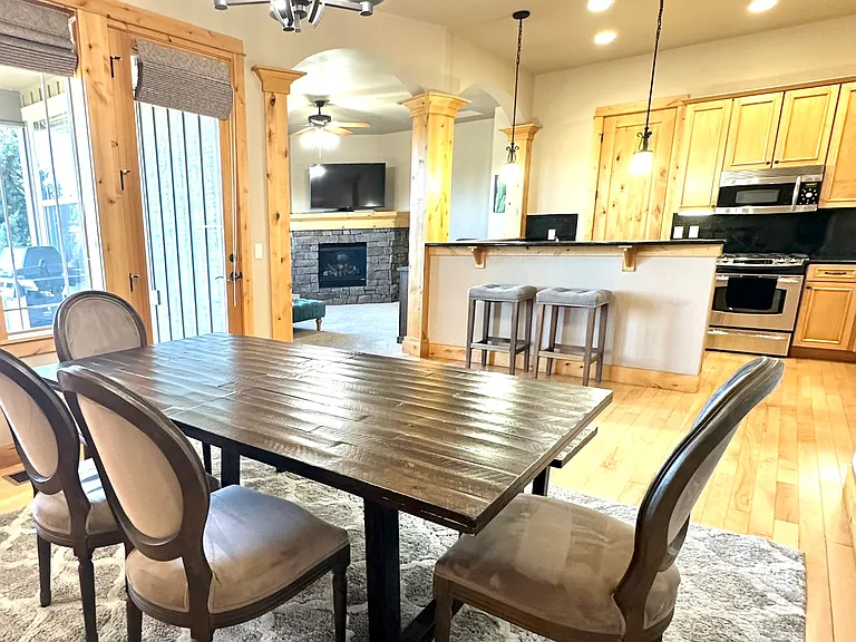 985 SW Vantage Point Way — Photo 6