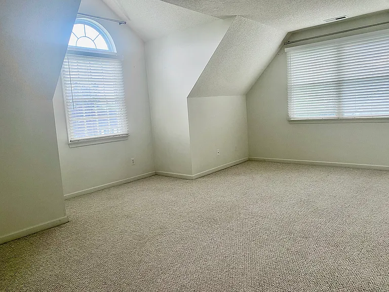 1200 King Edwards Way — Photo 29