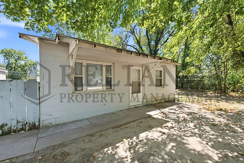 2 bed, 1.0 bath, 705 sqft, $925 — Photo 3