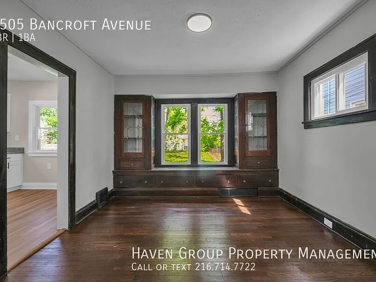 8505 Bancroft Ave — Photo 6