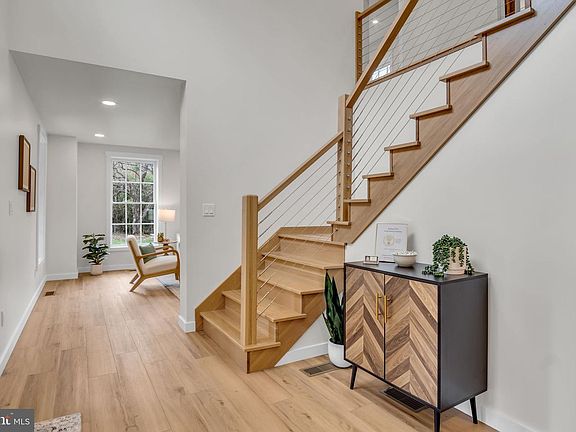 5th image of 22 Academy Rd