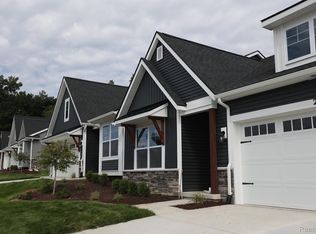 210 Canyon Creek Ct #2, Howell, MI 48843