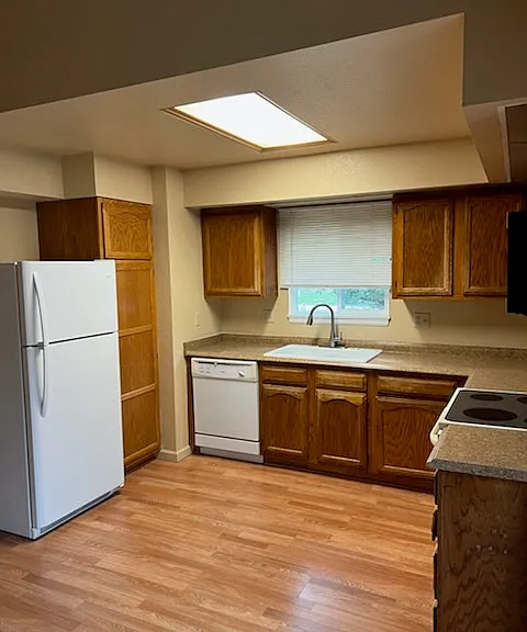 489 N Raynolds Ave — Photo 3