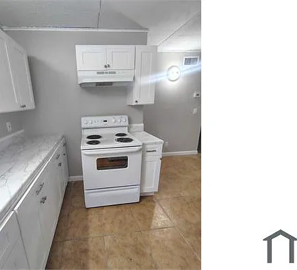 2851 Sophia St — Photo 4