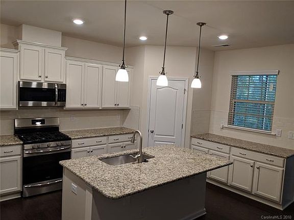 4th image of 1420 Bryson Gap Dr