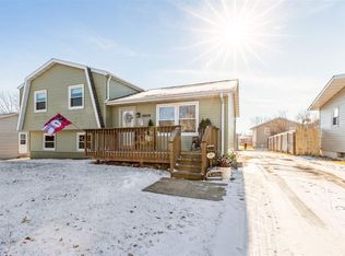 3909 Monterey Dr, Waterloo, IA 50701