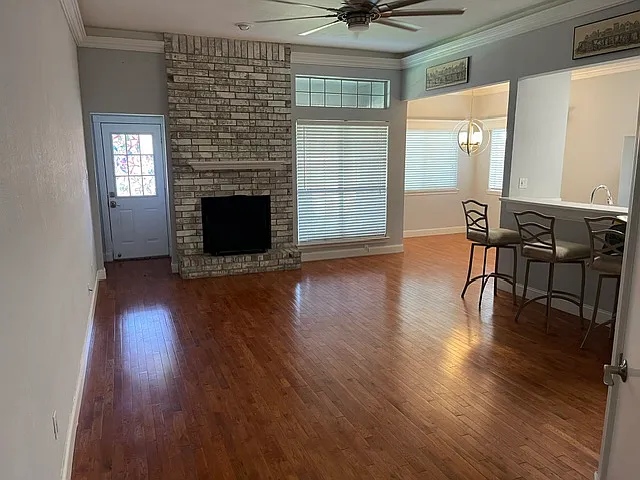 Living Room/Rear door