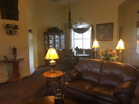 Living/Family Rm 12' ceiling