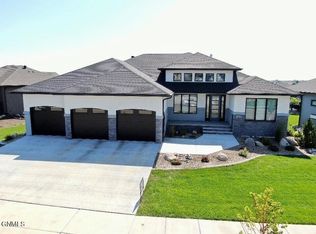 5817 Heritage Ridge Rd, Bismarck, ND 58503