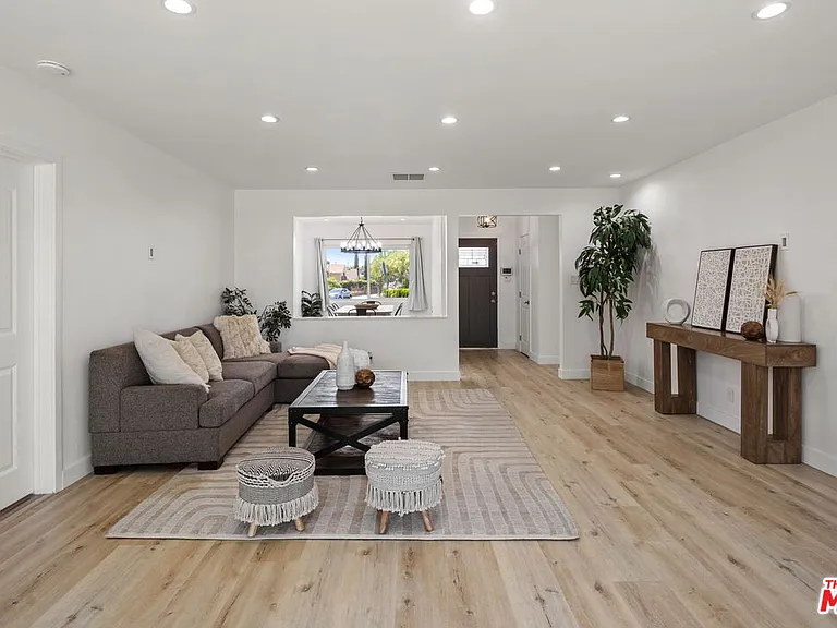 12801 Friar St — Photo 27