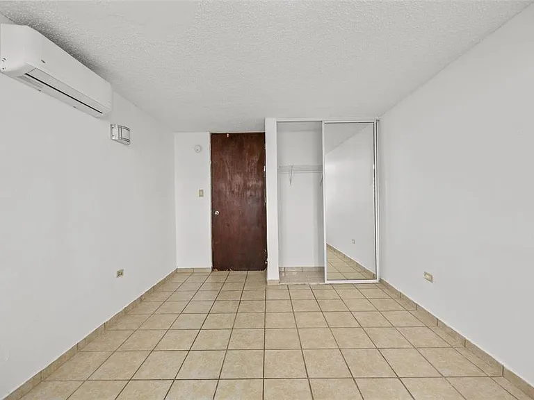24 Gables Breeze — Photo 9