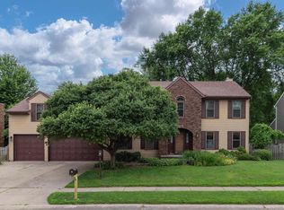 4490 Hamilton Dr, Bettendorf, IA