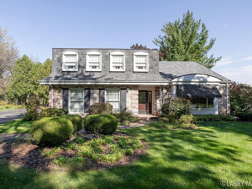 1st image of 1070 Applewood Dr NE
