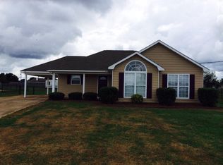 22 Farmbrook Dr, Fort Mitchell, AL 36856