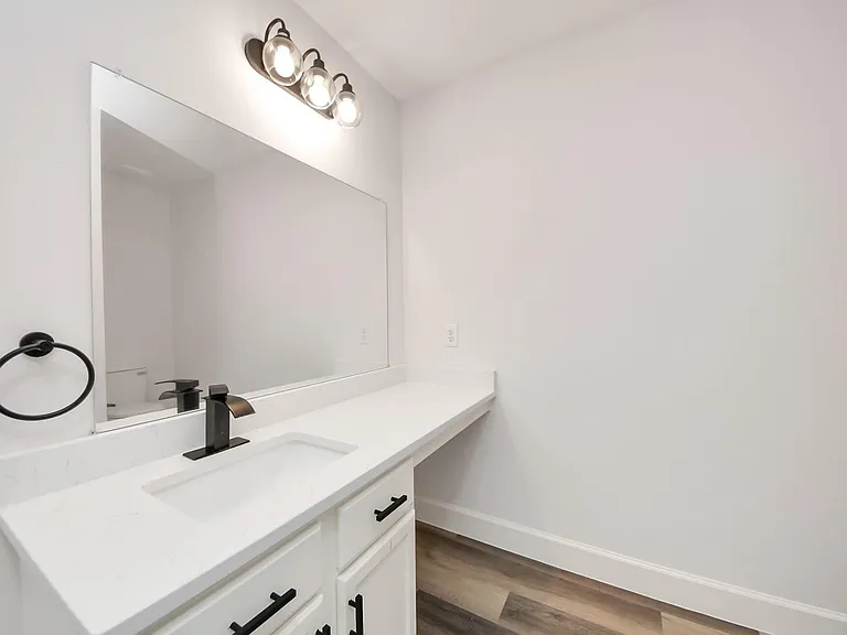 7826 Maverick Trace Ln — Photo 31