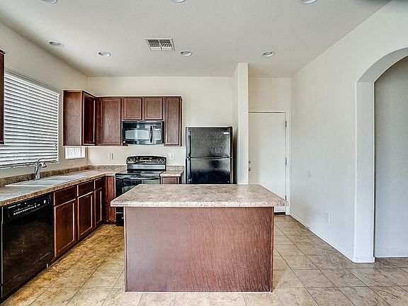 5th image of 123 N 87th Ave