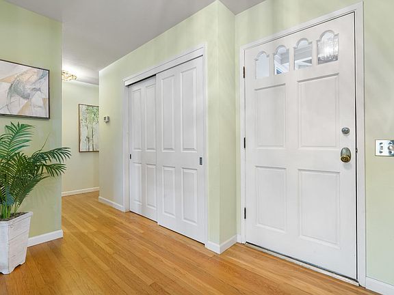 3rd image of 634 Pilgrim Dr