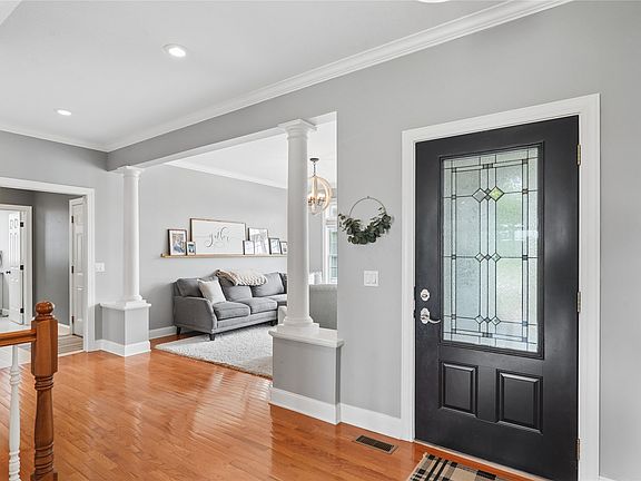3rd image of 2621 Hemel Dr