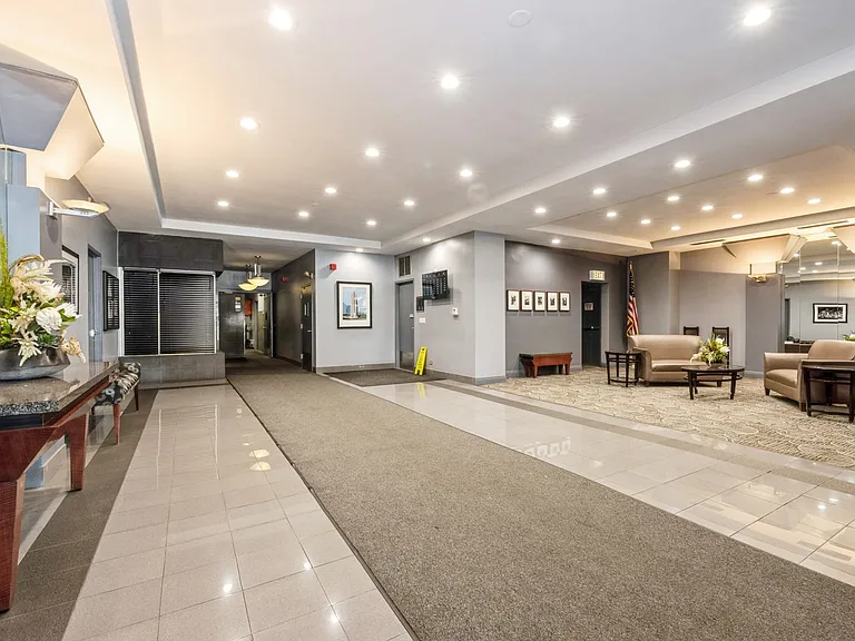 6157 N Sheridan Rd #19J — Photo 2