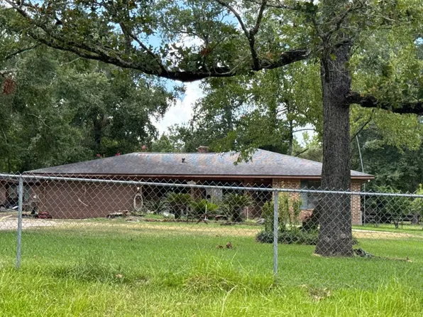 11645 Old Montgomery Rd, Willis, TX 77318