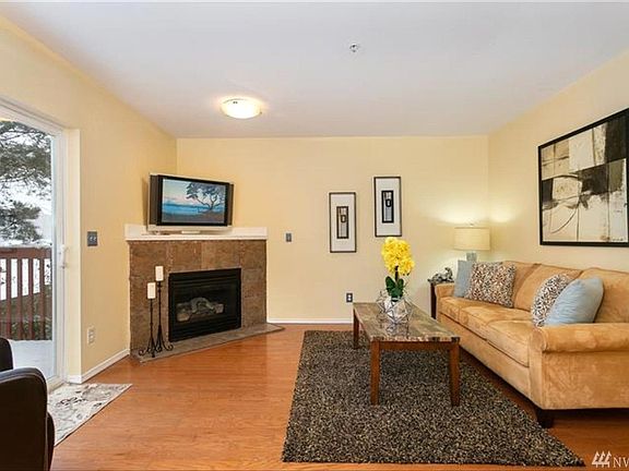 4th image of 15815 Admiralty Way APT A5