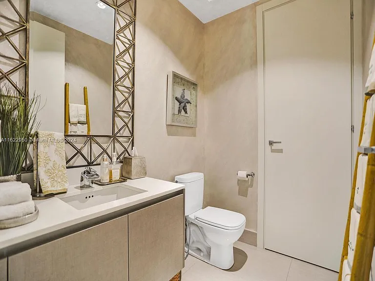 3250 NE 188th St #207 — Photo 32
