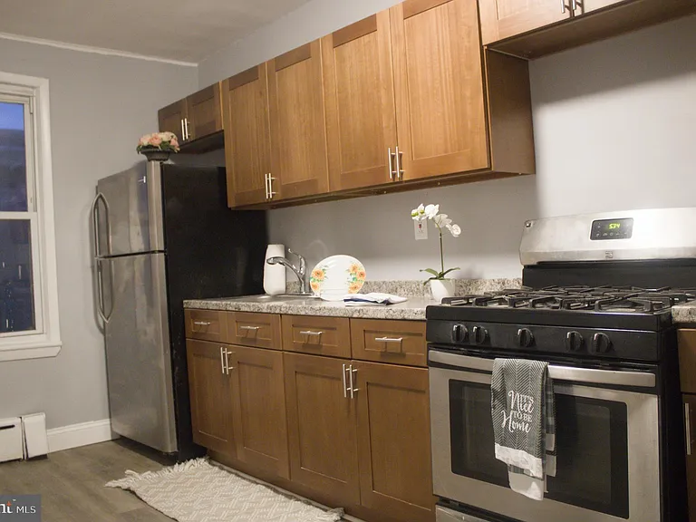 936 Carteret Ave — Photo 10