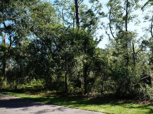 47 Bermuda Inlet Dr, Saint Helena Island, SC 29920