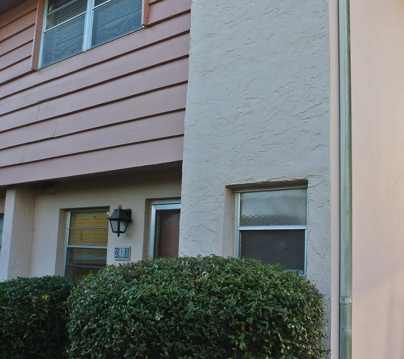2 bed, 1.5 bath, 1075 sqft, $1,350 — Photo 2
