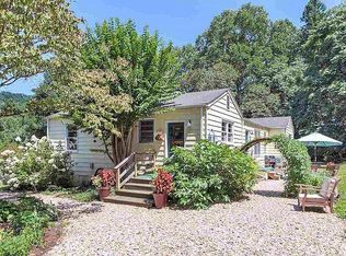 2073 Arrowhead Valley Rd, Charlottesville, VA 22903