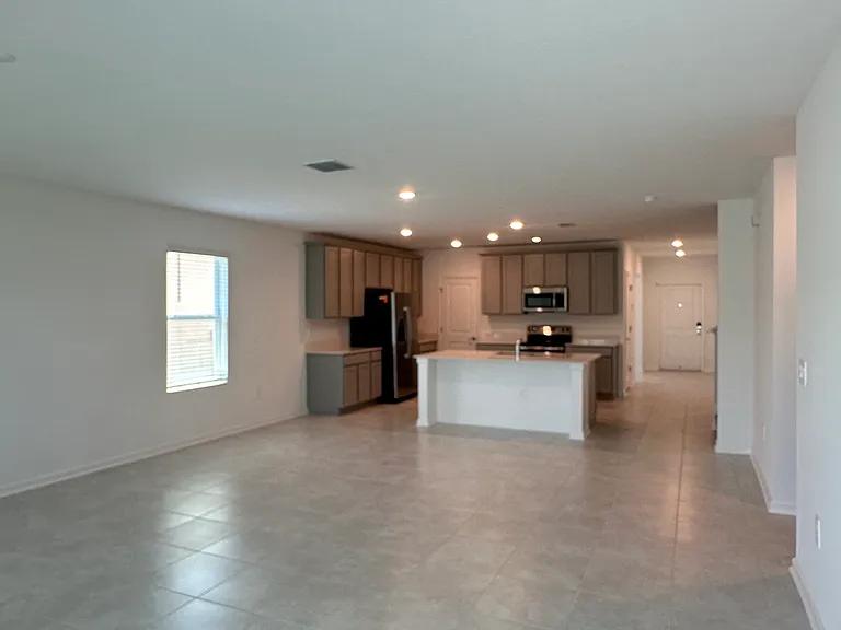 4039 Ambrose Ave — Photo 9