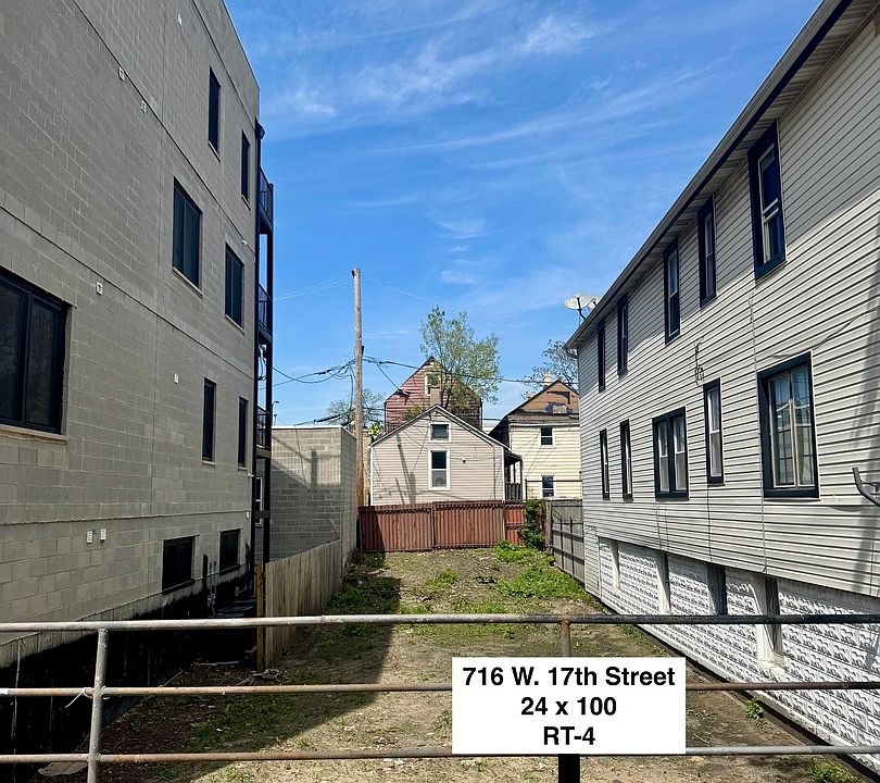 1st image of 716 W 17th St