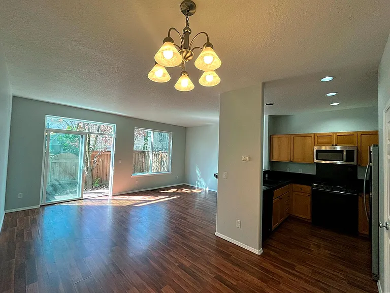 6443 SW 208th Ter — Photo 4