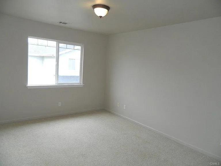 1093 Belridge St — Photo 18