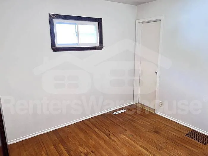 2921 Sumter Ave S — Photo 7