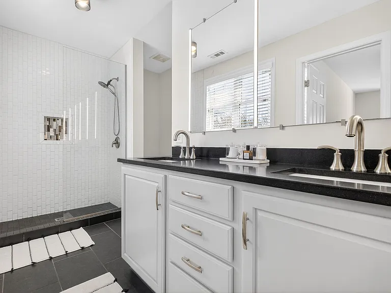 604 Scales Towne Ct — Photo 13