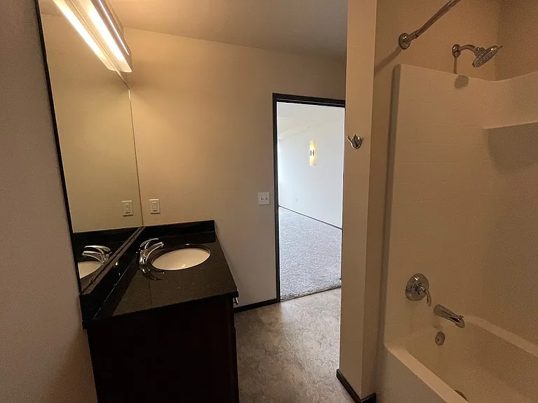 Galaxie High Rise Apartments — Photo 172